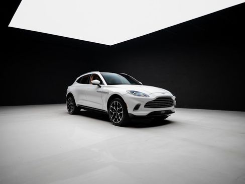 Used 2023 Aston Martin DBX AWD/4WD image 86