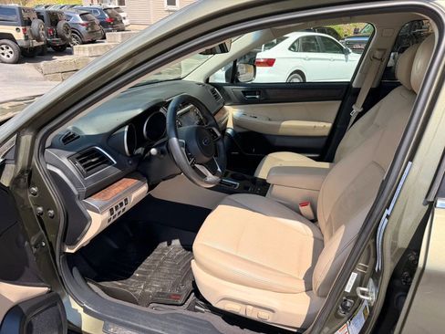 Used 2018 Subaru Outback 2.5i Limited AWD/4WD image 10