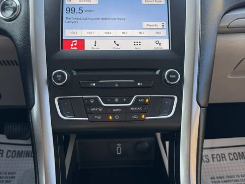 Used 2018 Ford Fusion SE w/ Fusion SE Technology Package FWD image 54