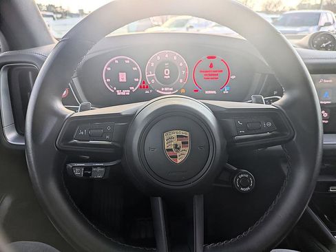 Used 2024 Porsche Cayenne image 16