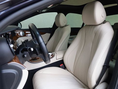 Used 2019 Mercedes-Benz E 300 4MATIC image 18