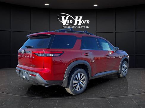 New 2026 Nissan Pathfinder SL image 3