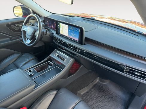 Used 2025 Lincoln Aviator Reserve w/ Equipment Group 201A image 15