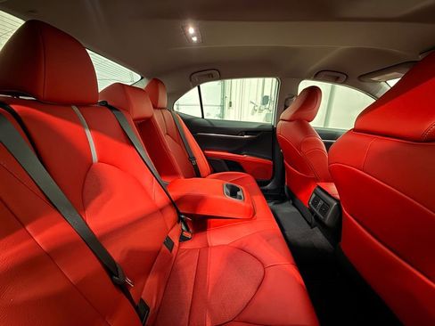 Used 2021 Toyota Camry XSE image 32