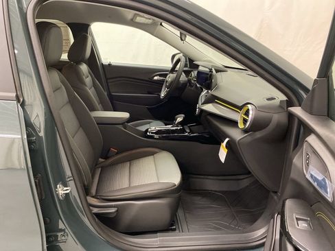 New 2026 Chevrolet Trax LT w/ Driver Confidence Package FWD image 15