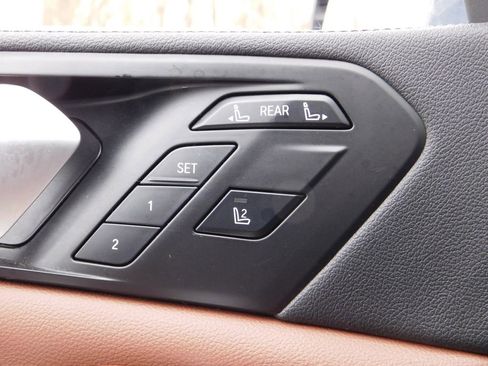 Used 2019 BMW X7 xDrive50i w/ Premium Package image 25