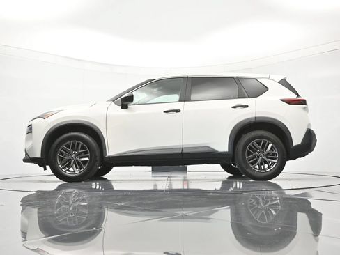 Used 2023 Nissan Rogue S FWD image 43