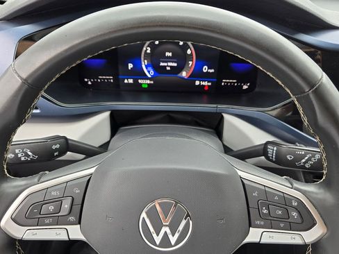 Used 2023 Volkswagen Taos SE w/ Black Wheel Package image 24