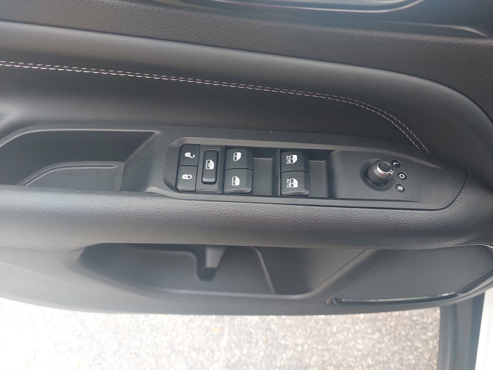 Used 2023 Jeep Compass Latitude AWD/4WD image 26