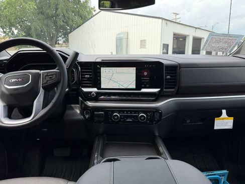 New 2026 GMC Sierra 2500 SLT w/ SLT Premium Package AWD/4WD image 18