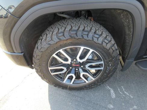 Certified 2021 GMC Sierra 1500 AT4 w/ AT4 Premium Package AWD/4WD image 17