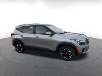 Used 2025 Kia Seltos S video 2