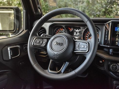 New 2026 Jeep Gladiator Sport image 14