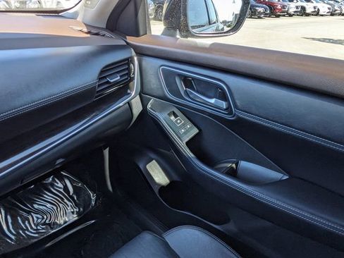 Used 2021 Nissan Rogue SL w/ Premium Package image 19