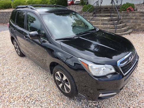 Used 2017 Subaru Forester 2.5i Premium AWD/4WD image 9