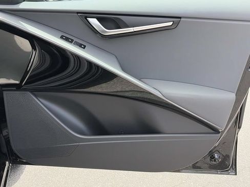 New 2026 Kia Niro EX FWD image 12