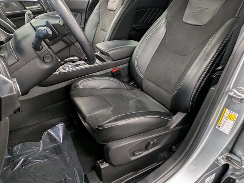 Used 2022 Ford Edge ST w/ Equipment Group 401A image 10