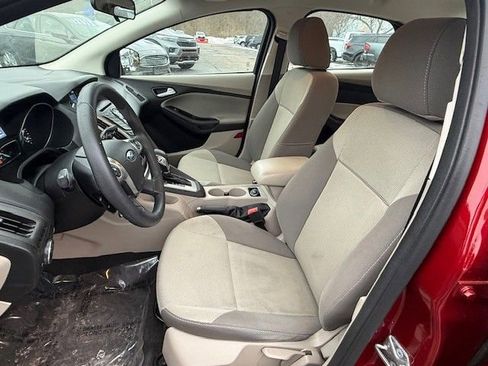 Used 2014 Ford Focus SE FWD image 12