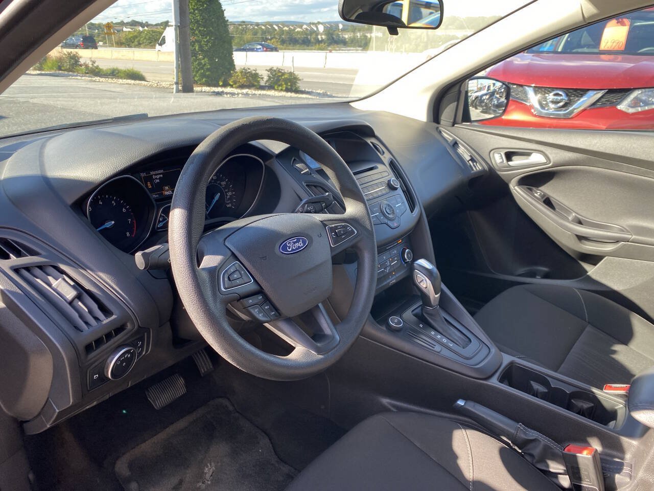Used 2015 Ford Focus SE FWD image 13