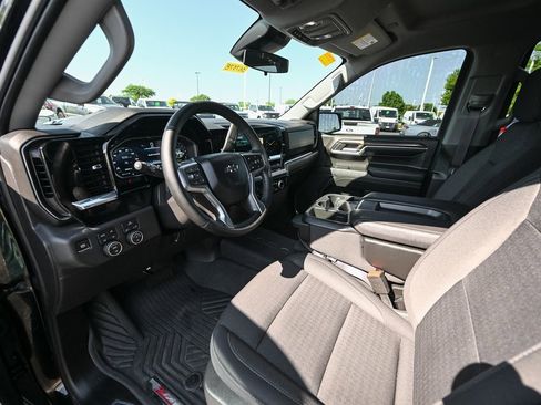 Used 2024 Chevrolet Silverado 1500 LT Trail Boss w/ Protection Package image 18