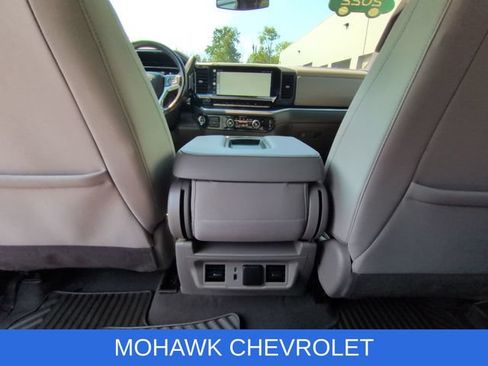 Used 2022 Chevrolet Silverado 1500 LT AWD/4WD image 21
