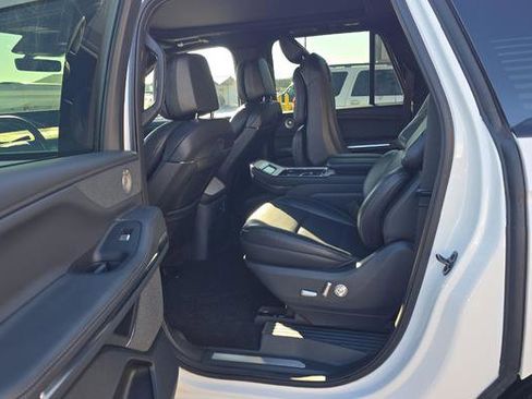 Used 2025 Lincoln Navigator L Reserve w/ Jet Appearance Package image 11