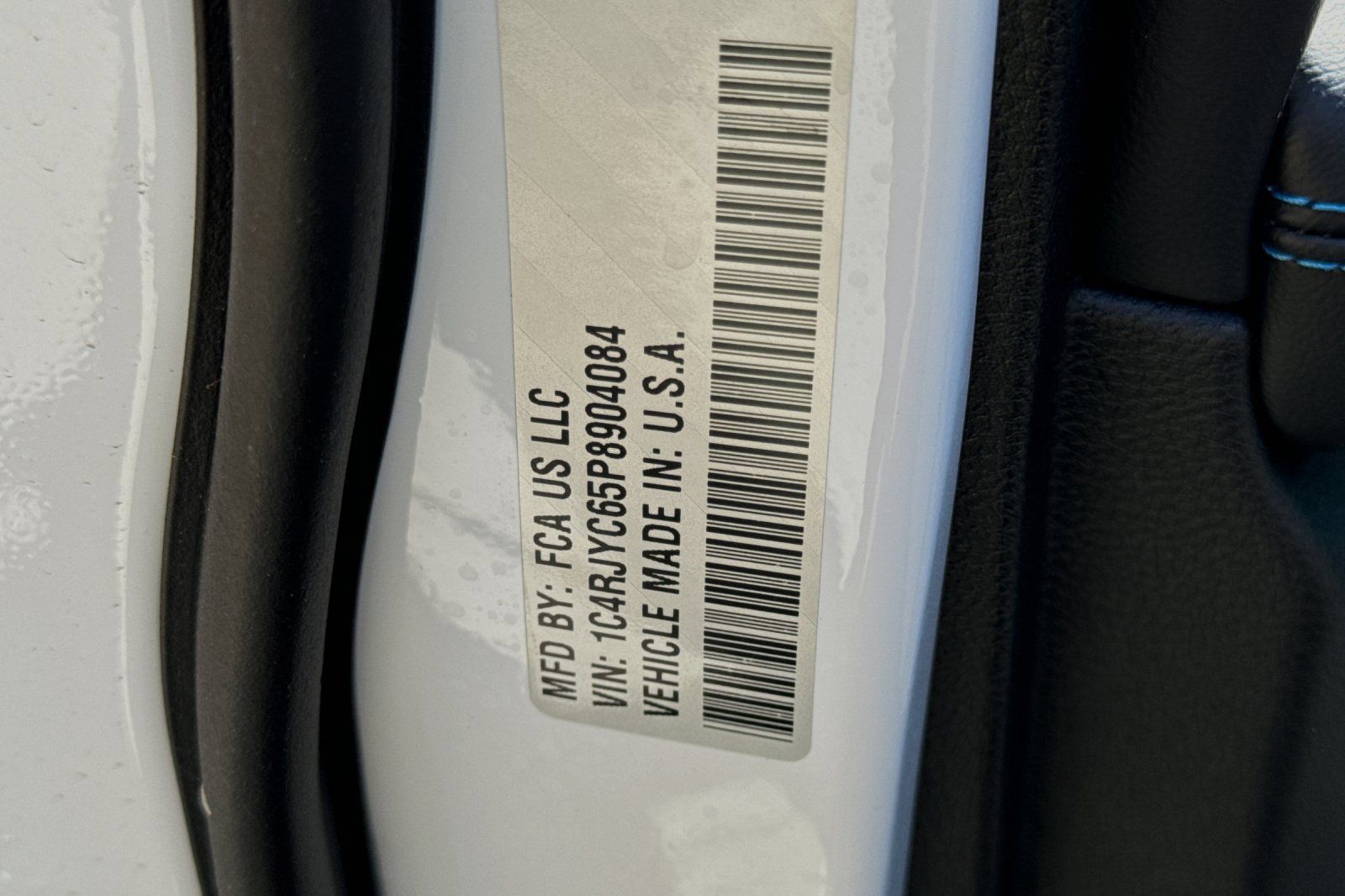 New 2023 Jeep Grand Cherokee Trailhawk w/ Advanced Protech Group II AWD/4WD image 28