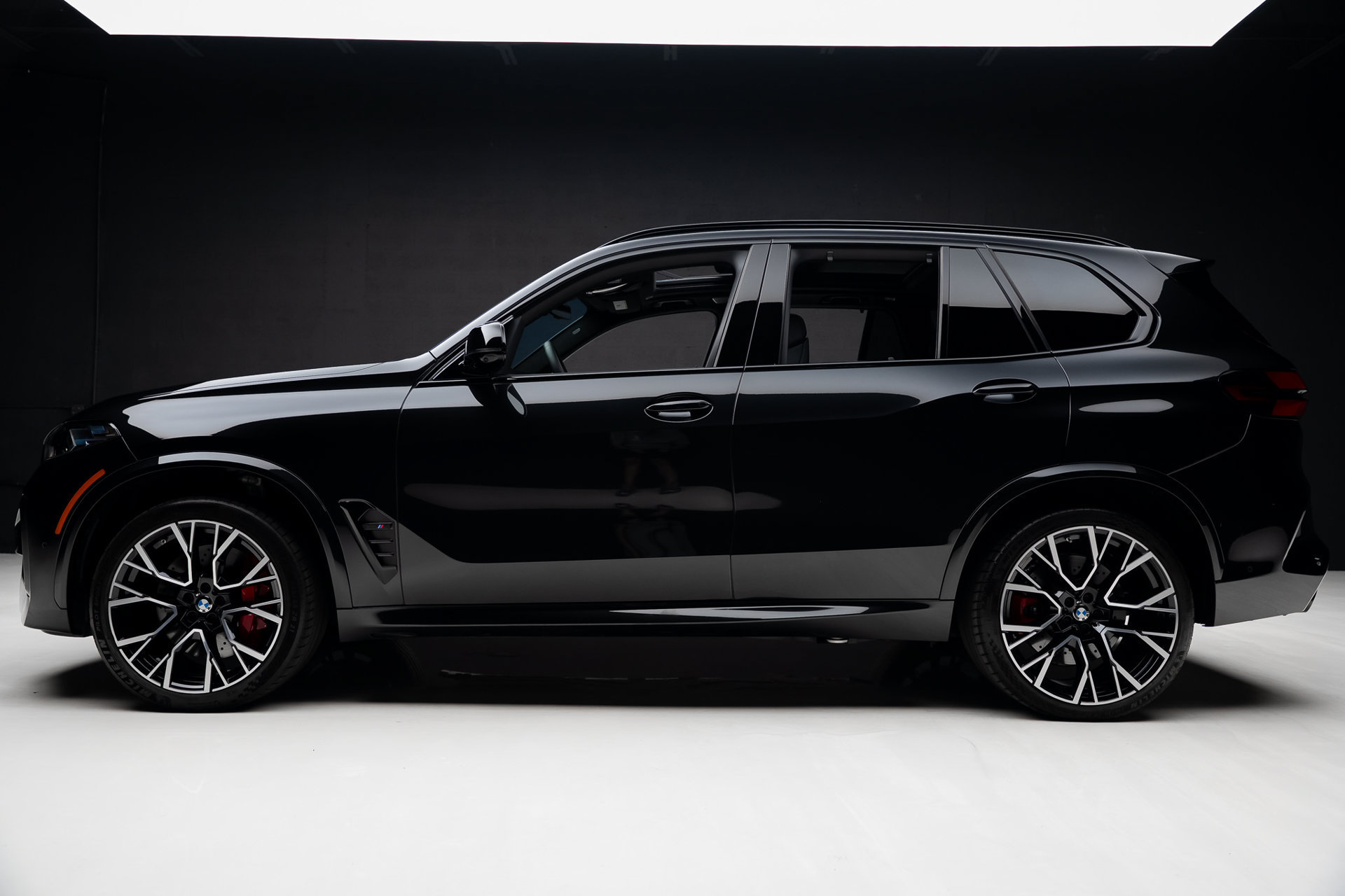 Used 2024 BMW X5 M Competition w/ Executive Package AWD/4WD image 18