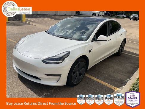 Used 2022 Tesla Model 3 Standard Range RWD image 1