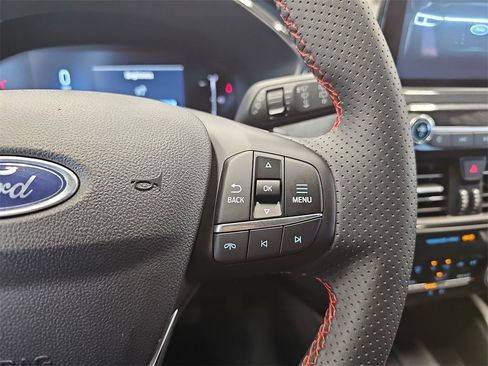 Used 2025 Ford Escape ST-Line image 17
