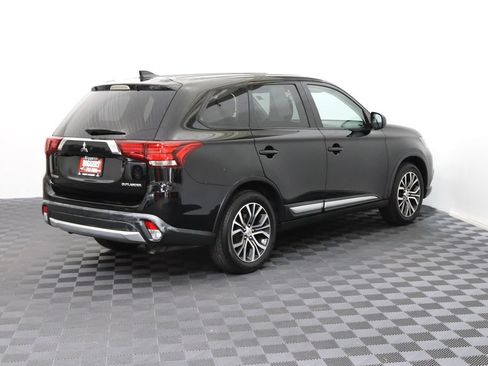 Used 2018 Mitsubishi Outlander ES FWD image 12