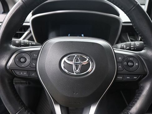 Used 2023 Toyota Corolla Cross XLE image 10