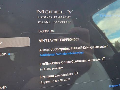 Used 2023 Tesla Model Y Long Range AWD/4WD image 18