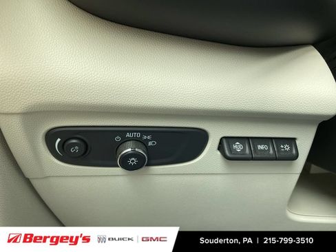 Certified 2021 Buick Envision Avenir w/ Technology Package II AWD/4WD image 21