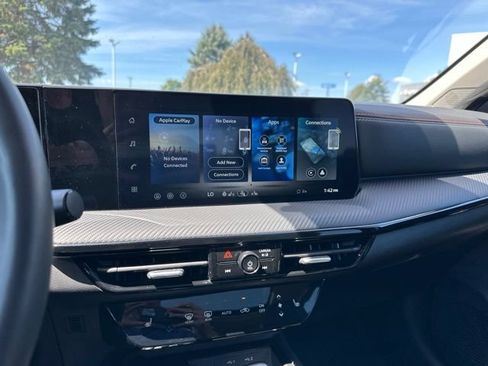 Used 2026 Nissan Kicks SR w/ SR Premium Package AWD/4WD image 27