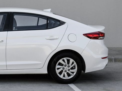 Used 2017 Hyundai Elantra SE FWD image 12