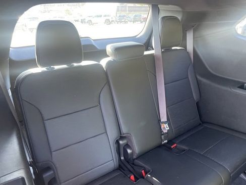 Used 2025 Buick Enclave Sport Touring image 40