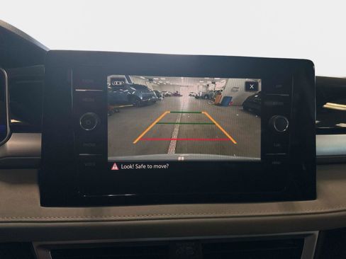 New 2025 Volkswagen Taos SE image 25