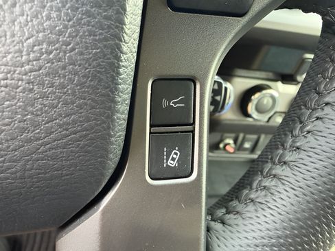 Used 2023 Toyota Tacoma TRD Off-Road AWD/4WD image 18