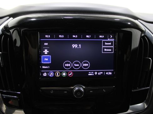 Used 2023 Chevrolet Traverse LT image 15