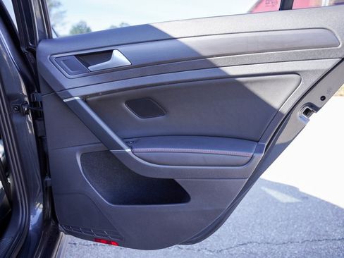 Used 2020 Volkswagen GTI SE image 30