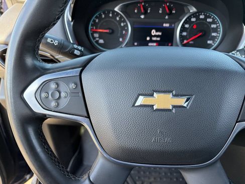 Used 2023 Chevrolet Traverse LT FWD image 25