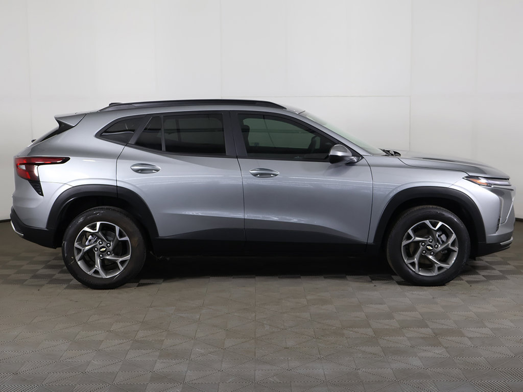 Used 2026 Chevrolet Trax LT w/ Driver Confidence Package FWD image 18