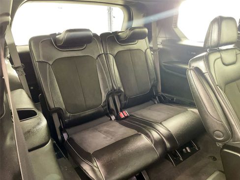 Used 2023 Jeep Grand Cherokee L Laredo image 27