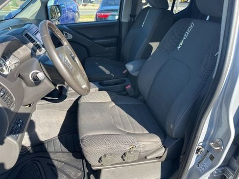 Used 2019 Nissan Frontier PRO-4X image 10