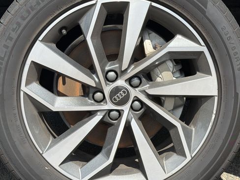 Used 2023 Audi Q5 2.0T Premium w/ Convenience Package AWD/4WD image 13