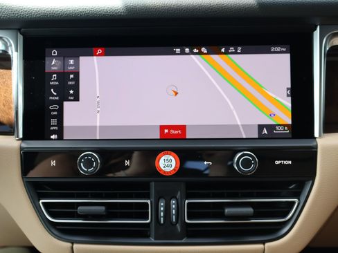 New 2026 Porsche Macan image 18