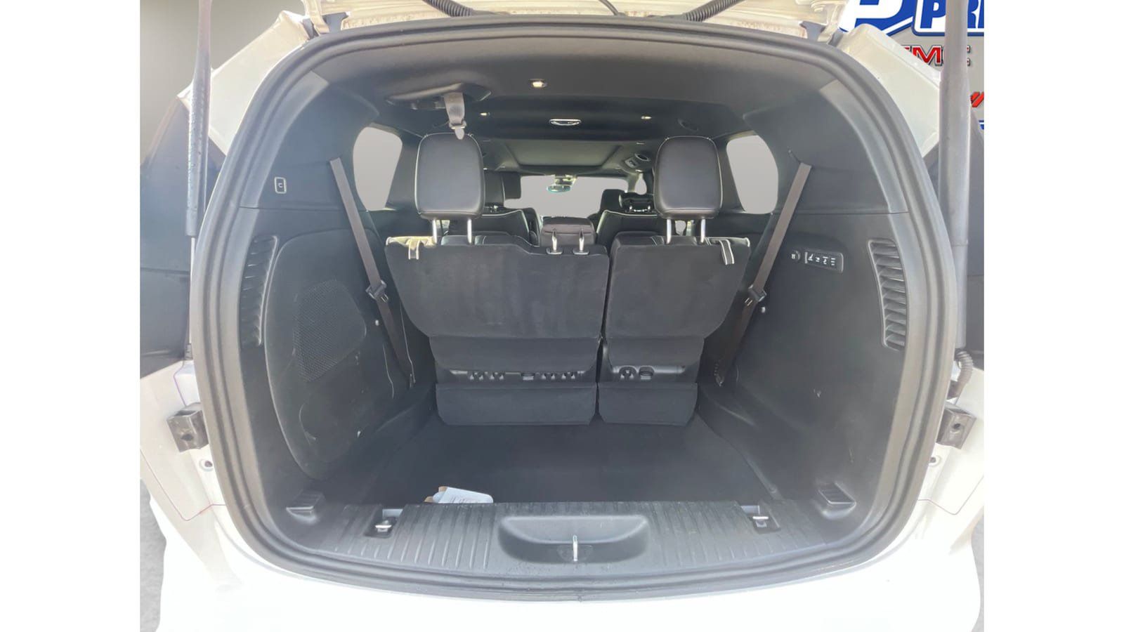 Used 2024 Chrysler Pacifica Limited w/ Uconnect Theater Family Group FWD image 39