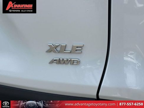 Used 2023 Toyota RAV4 XLE Premium AWD/4WD image 15