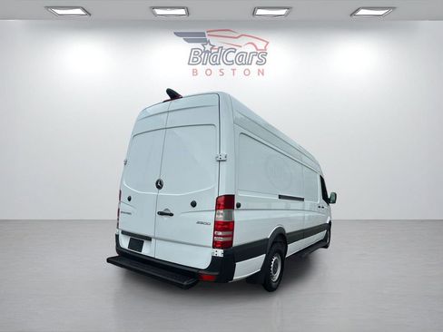 Used 2017 Mercedes-Benz Sprinter 2500 image 4
